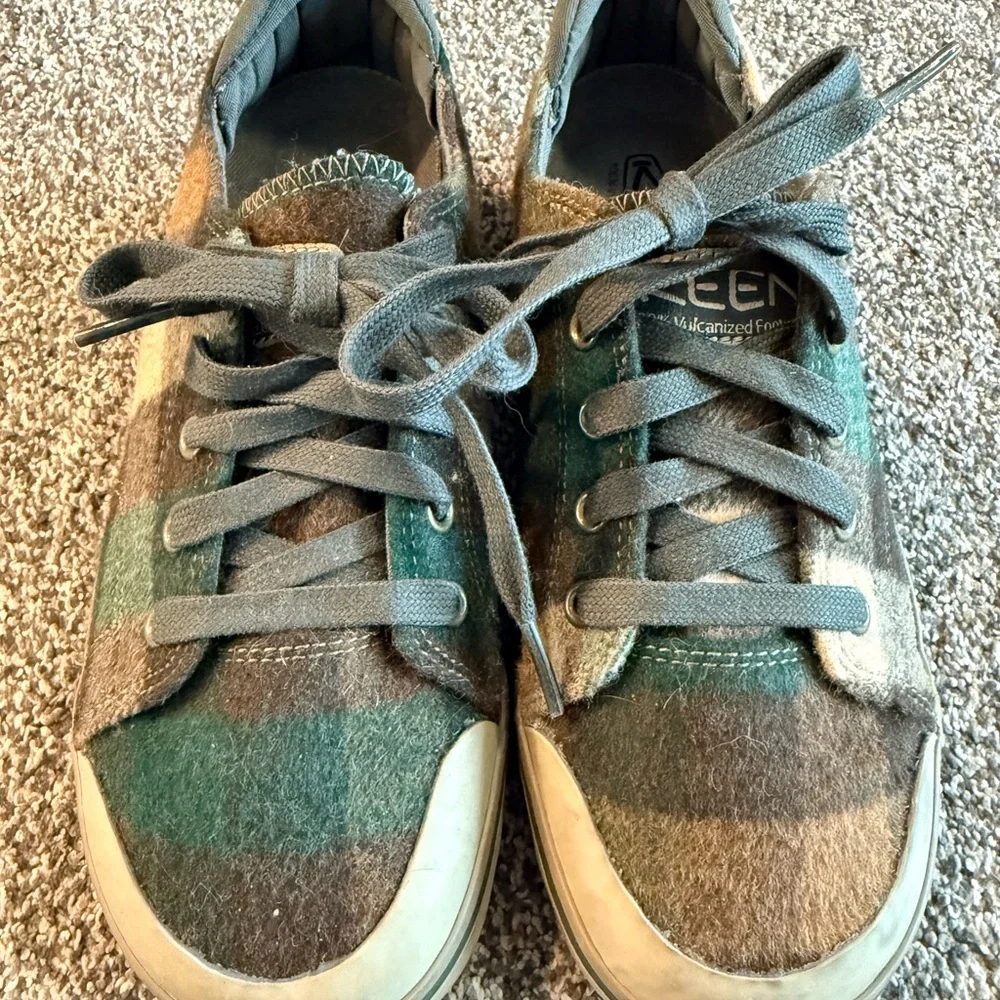 Hiking Shoes Keen Elsa Velvet Sneakers Women’s Size 7 Gray Lace Up Casual Shoes